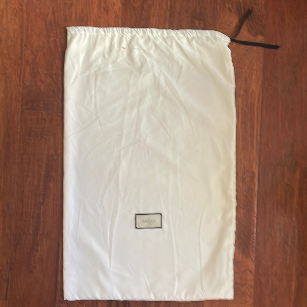 Brand new Gucci 18”x28”,MarcJacobs 19”x18”,1Chloe 15”x17”.All 3 dust bags for$50